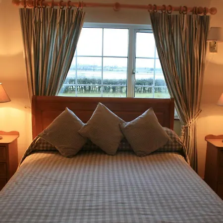 Ross House Bed & Breakfast 4*