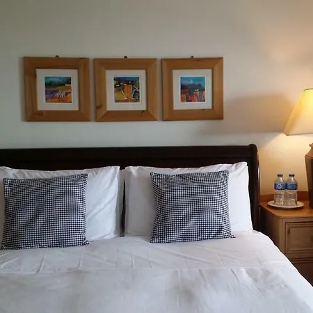 Ross House Bed & Breakfast