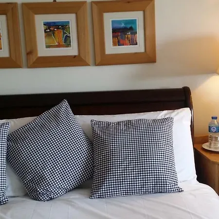 Bed & Breakfast Ross House 4*